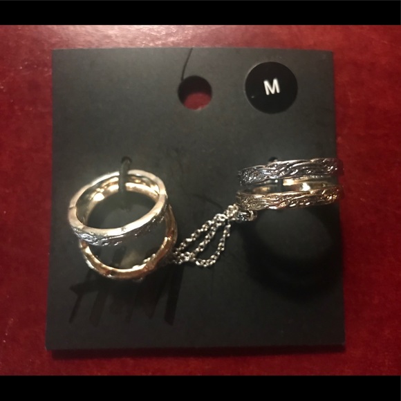 Carved Gold and Silver Rings With Chain - Picture 2 of 3
